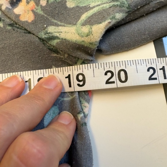 Pinkblush Maternity floral grey long sleeve comfortable feminine hoodie size M - Picture 8 of 9